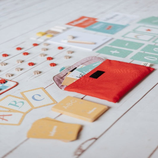 COMBO Regalo Kit Red + Kit Mini Parchís + 2 Libritos de Actividades